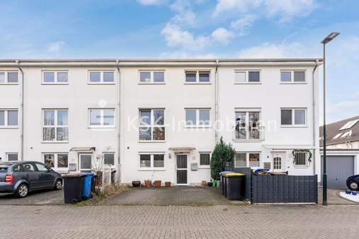 110701 Vorderansicht  - Reihenmittelhaus in 50170 Kerpen / Sindorf mit 165m² günstig kaufen