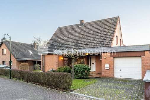 114967 Außenansicht  - Einfamilienhaus in 53842 Troisdorf / Spich mit 113m² günstig kaufen