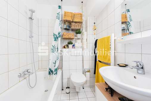 115538 Badezimmer - Etagenwohnung in 50937 Köln mit 43m² günstig kaufen