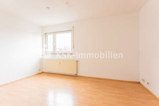114826 Wohnzimmer Wohnzimmer Obergeschoss  - Maisonette-Wohnung in 51503 Rösrath / Stümpen mit 48m² günstig kaufen