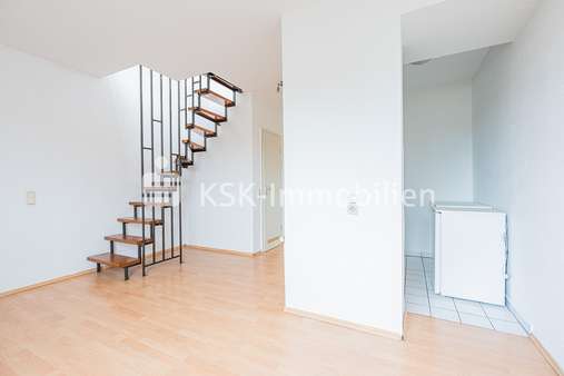 114826 Wohnzimmer Wohnzimmer Obergeschoss  - Maisonette-Wohnung in 51503 Rösrath / Stümpen mit 48m² kaufen