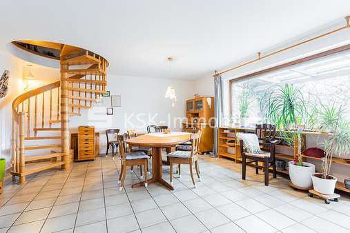 115848 Wohnzimmer Erdgeschoss - Doppelhaushälfte in 50126 Bergheim mit 171m² günstig kaufen