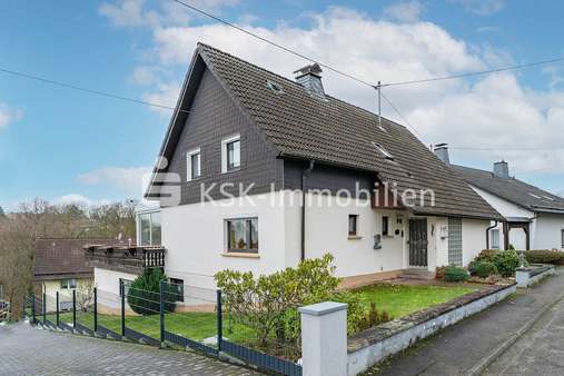 113869 Frontansicht - Einfamilienhaus in 51580 Reichshof mit 200m² günstig kaufen
