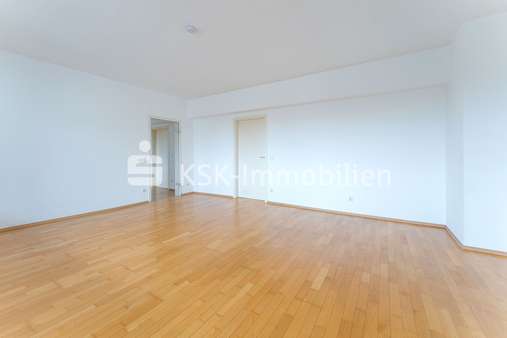 115518 Wohnzimmer - Etagenwohnung in 51429 Bergisch Gladbach mit 109m² günstig kaufen