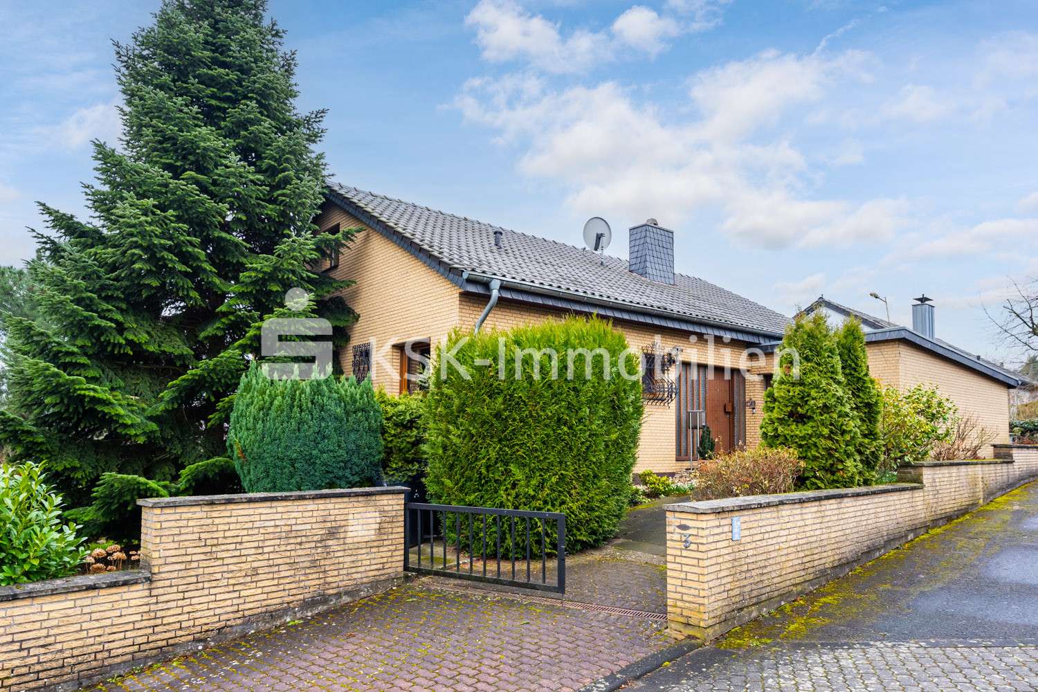 155772 Außenansicht - Einfamilienhaus in 53639 Königswinter / Vinxel mit 118m² günstig kaufen