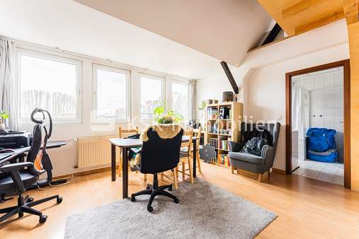 115414 Wohnzimmer - Dachgeschosswohnung in 51107 Köln-Vingst mit 53m² kaufen