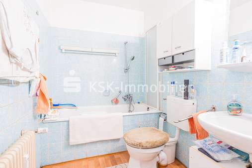 112054 Badezimmer - Etagenwohnung in 50374 Erftstadt / Liblar mit 73m² günstig kaufen