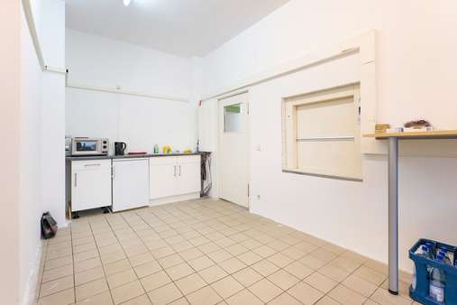 116172 Küche - Bürofläche in 51580 Reichshof mit 233m² kaufen