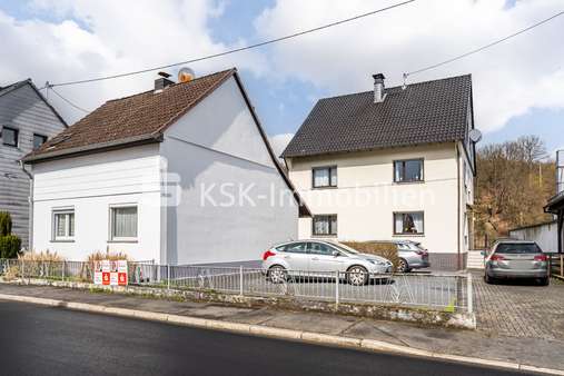 110777 Außenansicht - Zweifamilienhaus in 53783 Eitorf mit 173m² günstig kaufen