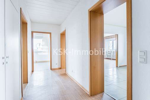 111680 Flur - Etagenwohnung in 51065 Köln / Mülheim mit 94m² günstig kaufen