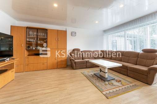 115288 Wohnzimmer Erdgeschoss - Einfamilienhaus in 51519 Odenthal mit 289m² günstig kaufen