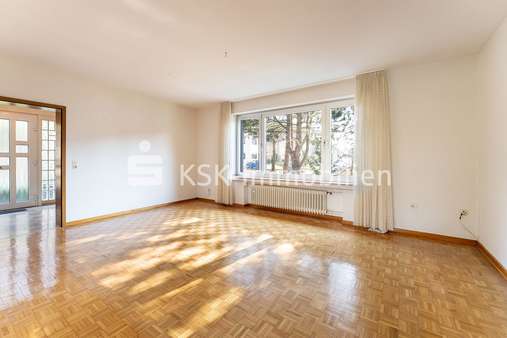 115526 Wohnzimmer Erdgeschoss - Einfamilienhaus in 51427 Bergisch Gladbach mit 97m² günstig kaufen
