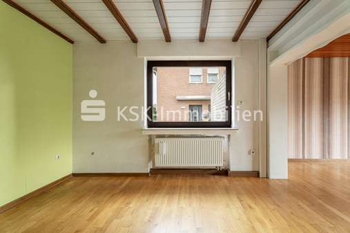 97312 Esszimmer - Zweifamilienhaus in 50189 Elsdorf mit 194m² kaufen