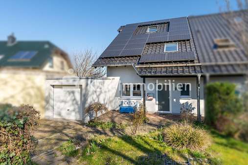 110896 Vorderansicht rechts - Doppelhaushälfte in 53894 Mechernich / Schützendorf mit 149m² günstig kaufen
