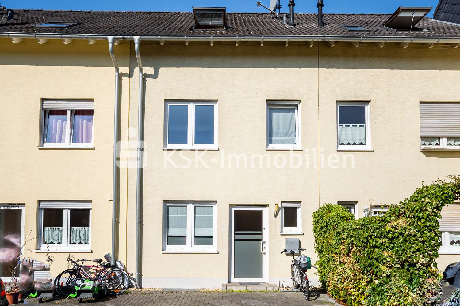 106427 Außenansicht - Reihenmittelhaus in 50374 Erftstadt / Lechenich mit 129m² günstig kaufen