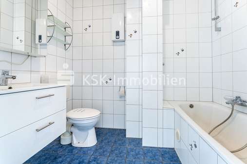 116646 Badezimmer - Dachgeschosswohnung in 41542 Dormagen mit 82m² kaufen