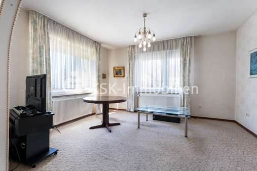 109060 Wohnzimmer Erdgeschoss - Mehrfamilienhaus in 51469 Bergisch Gladbach mit 211m² als Kapitalanlage günstig kaufen