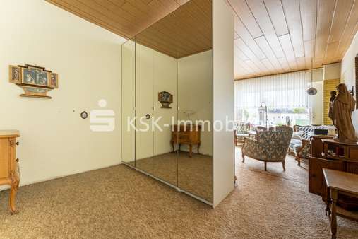 113332 Wohn- und Esszimmer (2) - Bungalow in 50189 Elsdorf mit 92m² günstig kaufen