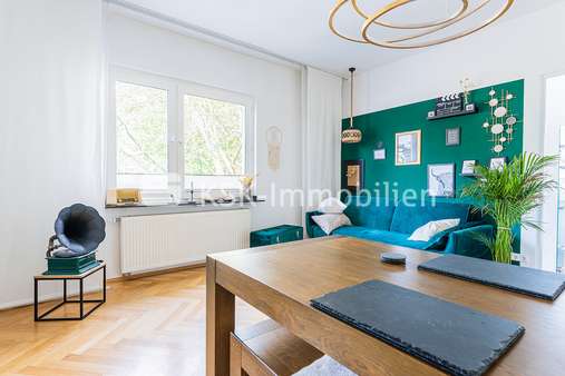 116681 Wohnzimmer - Etagenwohnung in 50933 Köln / Müngersdorf mit 142m² günstig kaufen