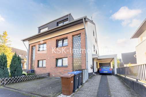 94006 Außenaufnahme - Dachgeschosswohnung in 51469 Bergisch Gladbach mit 62m² günstig kaufen