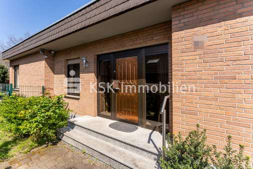 117326 Eingangsbereich - Einfamilienhaus in 50126 Bergheim mit 213m² günstig kaufen