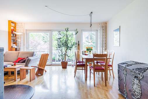 118301 Wohnzimmer - Etagenwohnung in 50735 Köln mit 92m² günstig kaufen