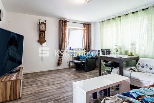 105542 Wohnzimmer - Etagenwohnung in 53721 Siegburg mit 43m² günstig kaufen