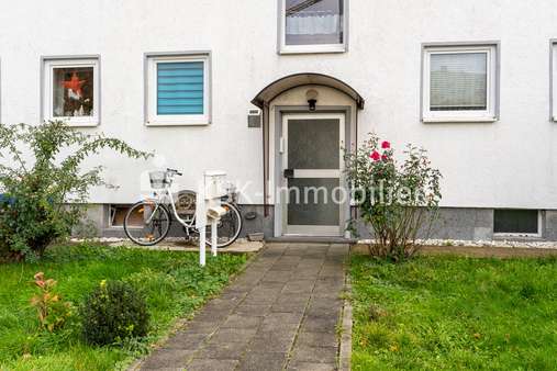 110793 Hauseingang - Mehrfamilienhaus in 52457 Aldenhoven mit 396m² als Kapitalanlage günstig kaufen