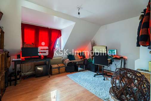 117978 Wohnzimmer - Dachgeschosswohnung in 53721 Siegburg Kaldauen mit 28m² günstig kaufen