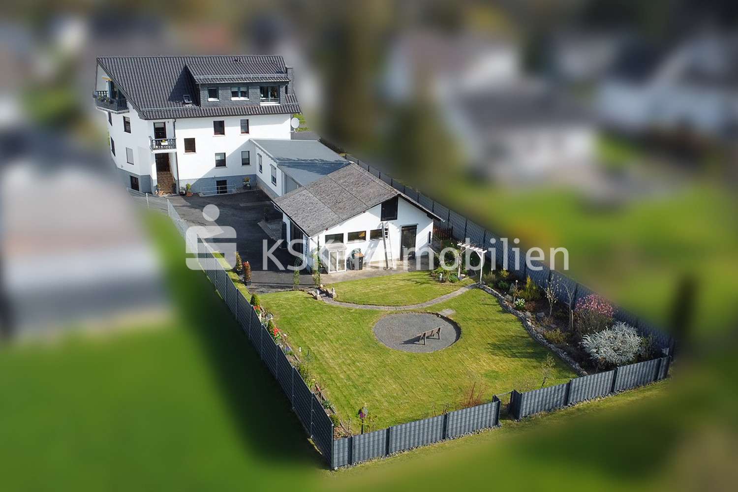 115394  Drohnenansicht - Mehrfamilienhaus in 53783 Eitorf mit 269m² als Kapitalanlage günstig kaufen
