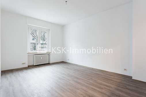 116798 Wohnzimmer Erdgeschoss - Mehrfamilienhaus in 53119 Bonn mit 298m² günstig kaufen