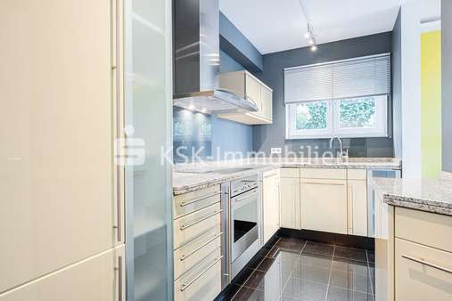 114064 Küche - Etagenwohnung in 51503 Rösrath mit 123m² günstig kaufen