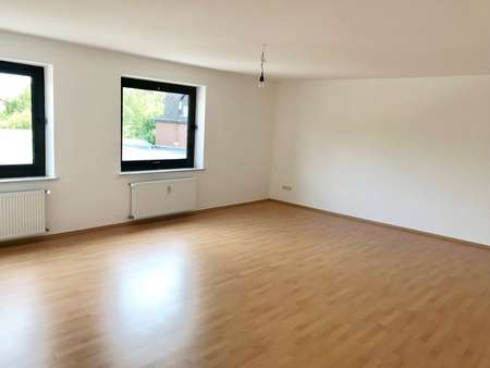 119050 Wohn- und Esszimmer - Etagenwohnung in 50129 Bergheim-Niederaußem mit 108m² günstig mieten