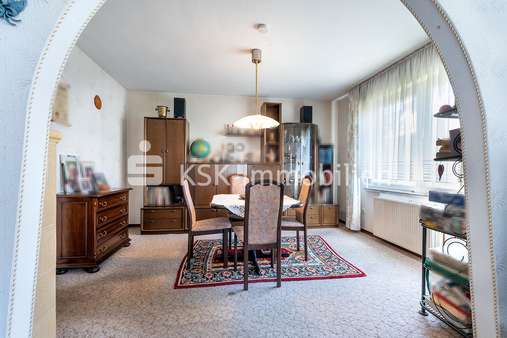 109060 Wohnzimmer Erdgeschoss - Mehrfamilienhaus in 51469 Bergisch Gladbach mit 211m² günstig kaufen