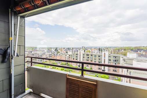 117318 Balkon Bild 2 - Etagenwohnung in 50321 Brühl mit 86m² günstig kaufen