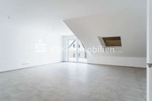 117106_8 Wohnzimmer - Dachgeschosswohnung in 53757 Sankt Augustin mit 112m² mieten