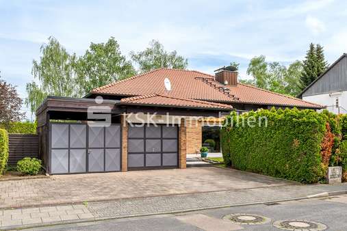 117097 Vorderansicht mit Garagen - Einfamilienhaus in 51107 Köln mit 268m² kaufen