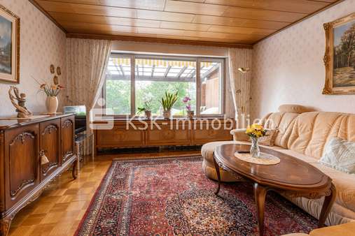 116952 Wohnzimmer - Bungalow in 50374 Erftstadt / Kierdorf mit 83m² kaufen