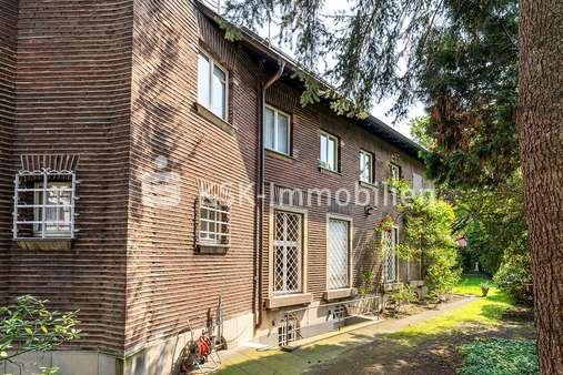 118937 Außenansicht Seite - Mehrfamilienhaus in 51065 Köln / Mülheim mit 206m² als Kapitalanlage kaufen