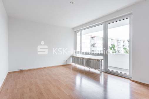 117024 Wohnzimmer - Mehrfamilienhaus in 50735 Köln / Riehl mit 920m² als Kapitalanlage kaufen