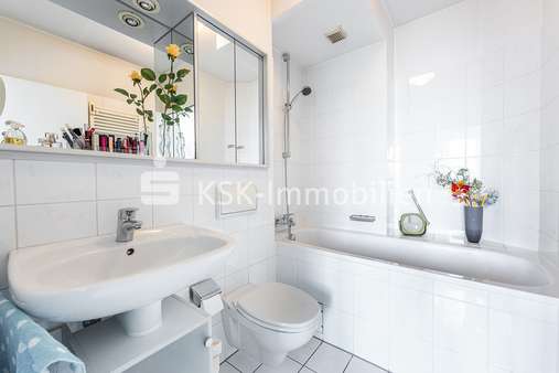 117705 Badezimmer  - Etagenwohnung in 50389 Wesseling mit 70m² kaufen