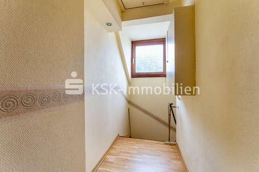 103194 Flur Dachgeschoss - Einfamilienhaus in 51766 Engelskirchen / Wiehlmünden mit 156m² kaufen