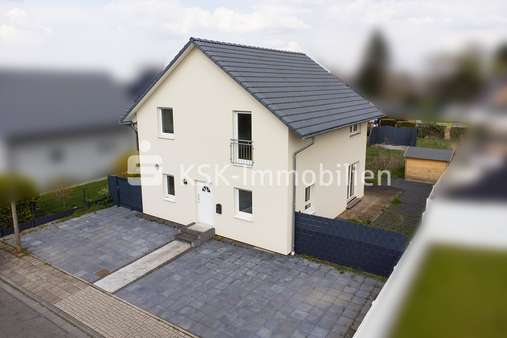 117767 Drohnenaufnahme - Einfamilienhaus in 50170 Kerpen / Buir mit 105m² kaufen