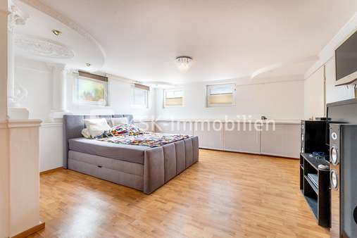 119883 Schlafzimmer Kellergeschoss  - Etagenwohnung in 50259 Pulheim mit 113m² kaufen