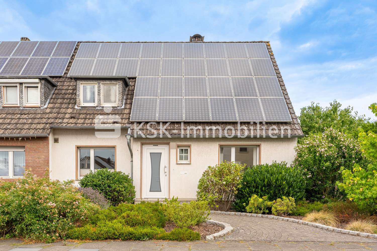 105563 Vorderansicht  - Doppelhaushälfte in 50374 Erftstadt / Lechenich mit 125m² kaufen