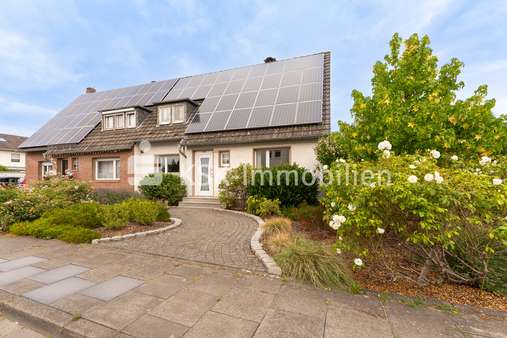 105563 Vorderansicht  - Doppelhaushälfte in 50374 Erftstadt / Lechenich mit 125m² kaufen