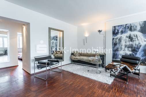 117210 Wohnzimmer - Etagenwohnung in 50968 Köln mit 80m² kaufen