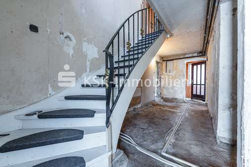 121438 Flur Erdgeschoss - Einfamilienhaus in 50126 Bergheim mit 177m² kaufen