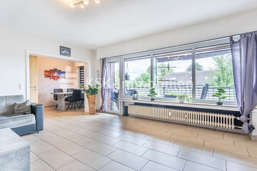 121405 Wohnzimmer Obergeschoss - Etagenwohnung in 50189 Elsdorf mit 88m² kaufen