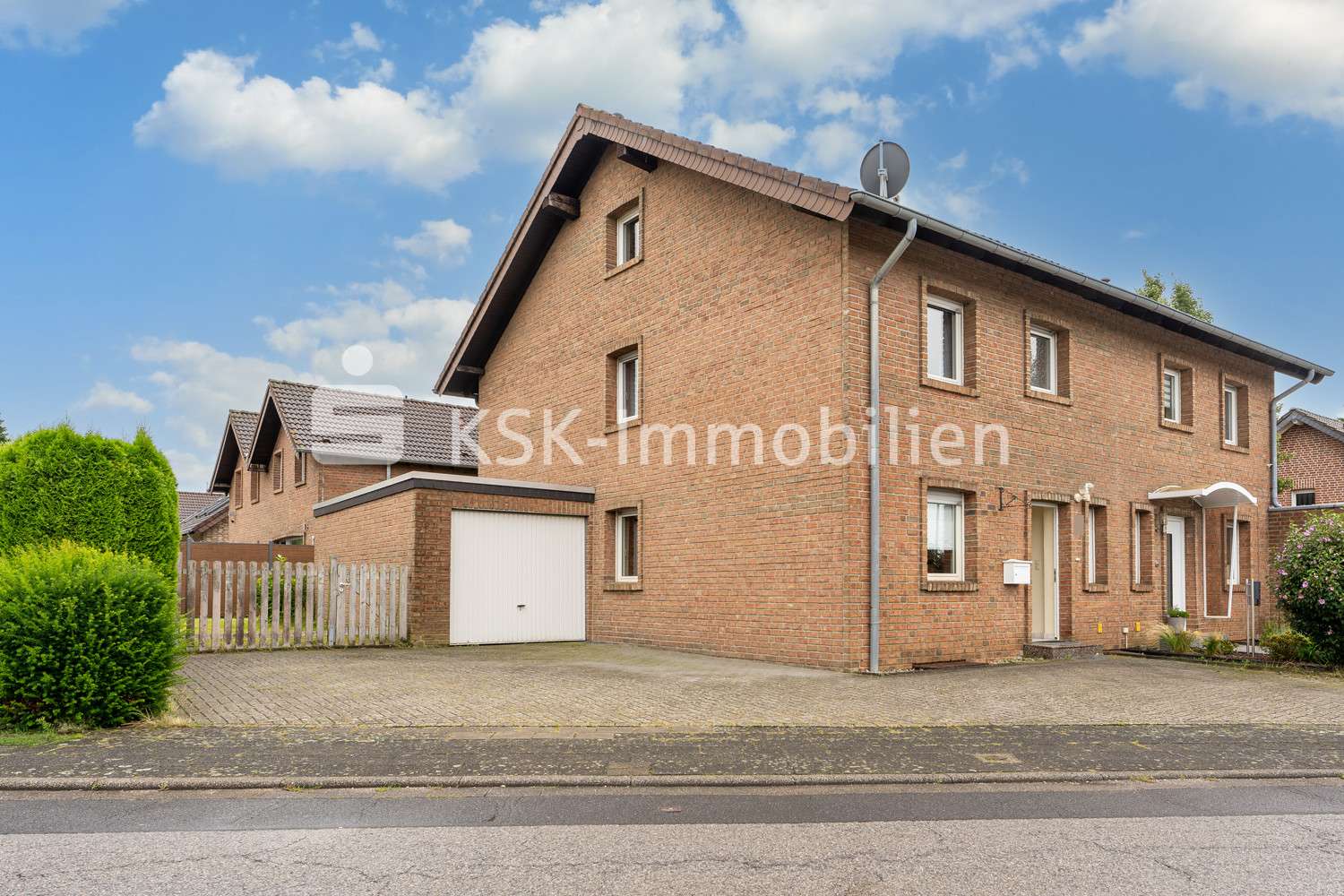 120840 Vorderansicht - Doppelhaushälfte in 50181 Bedburg mit 121m² kaufen